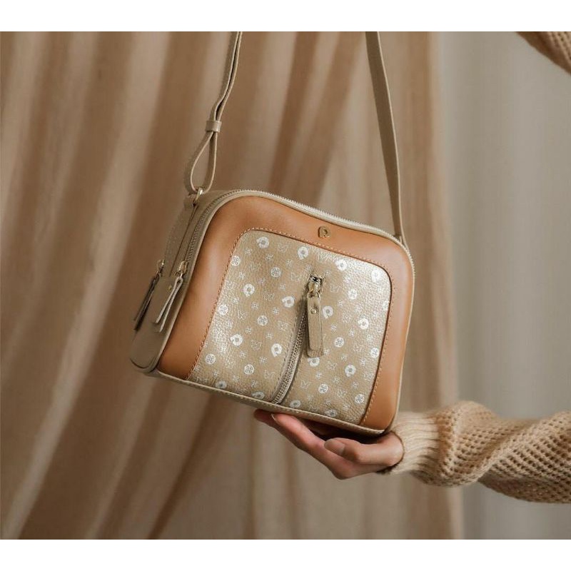 Tas kulit wanita merk Papillon K3446