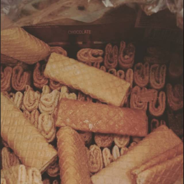 Kue semprong dan kue kipas