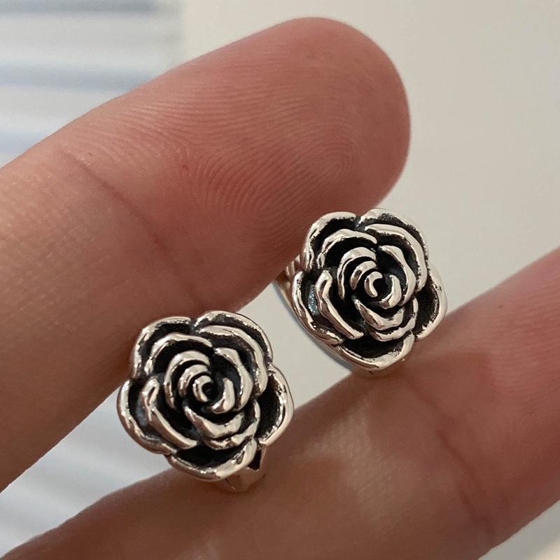 Anting Klip Desain Bunga Camellia Gaya Minimalis Untuk Wanita