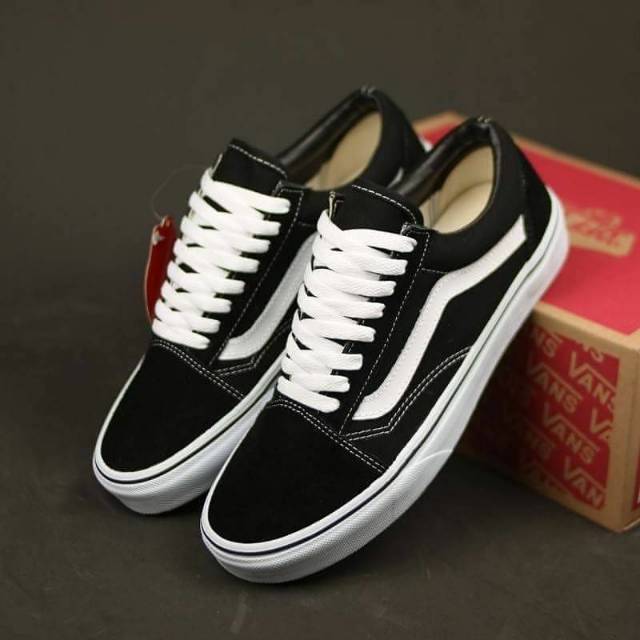 Sepatu Vans Oldskool Classic Black White Unisex