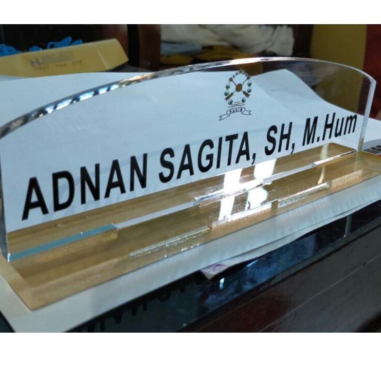 

[KODE WHVGM] Papan nama meja akrilik UV custum