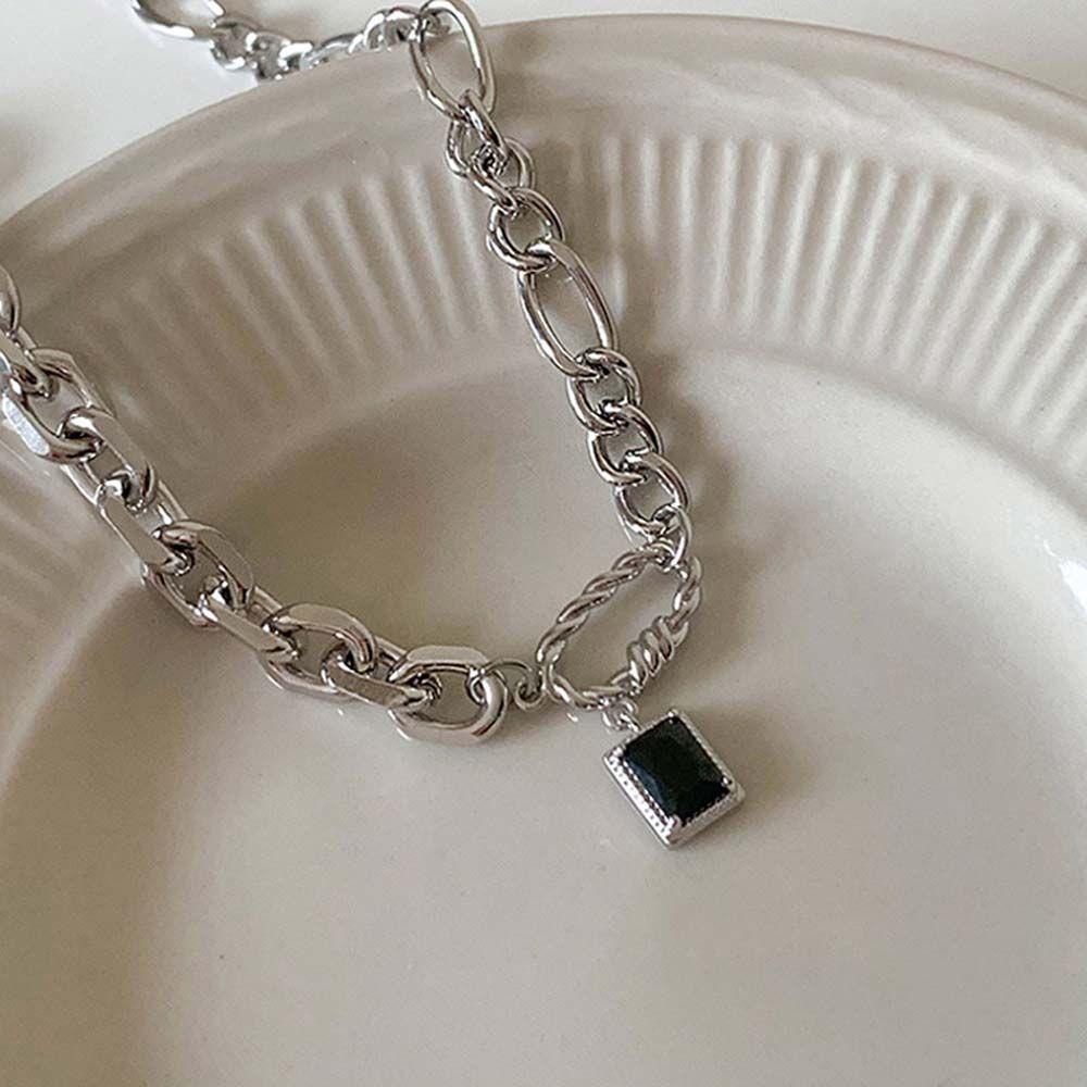 Needway  Personality Clavicle Chain Cool Korean Style Necklace Women Necklace Irregular Chain Black Square Pendant Couple Necklace Titanium Steel Hip Hop Simple Men Sweater Chain/Multicolor