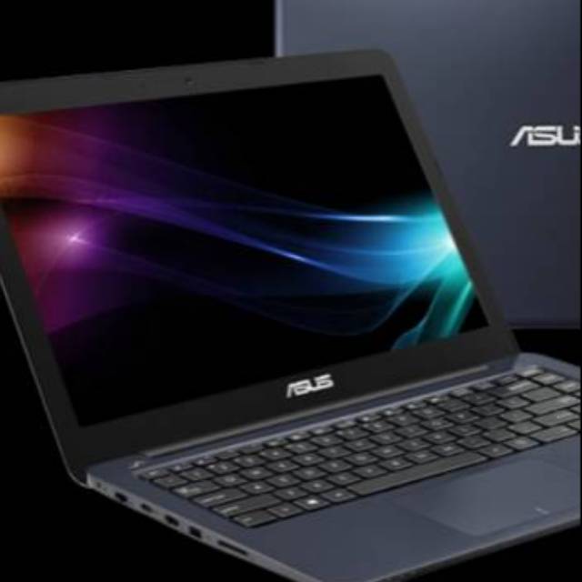 Asus Laptop E402YA (AMD Quad Core)