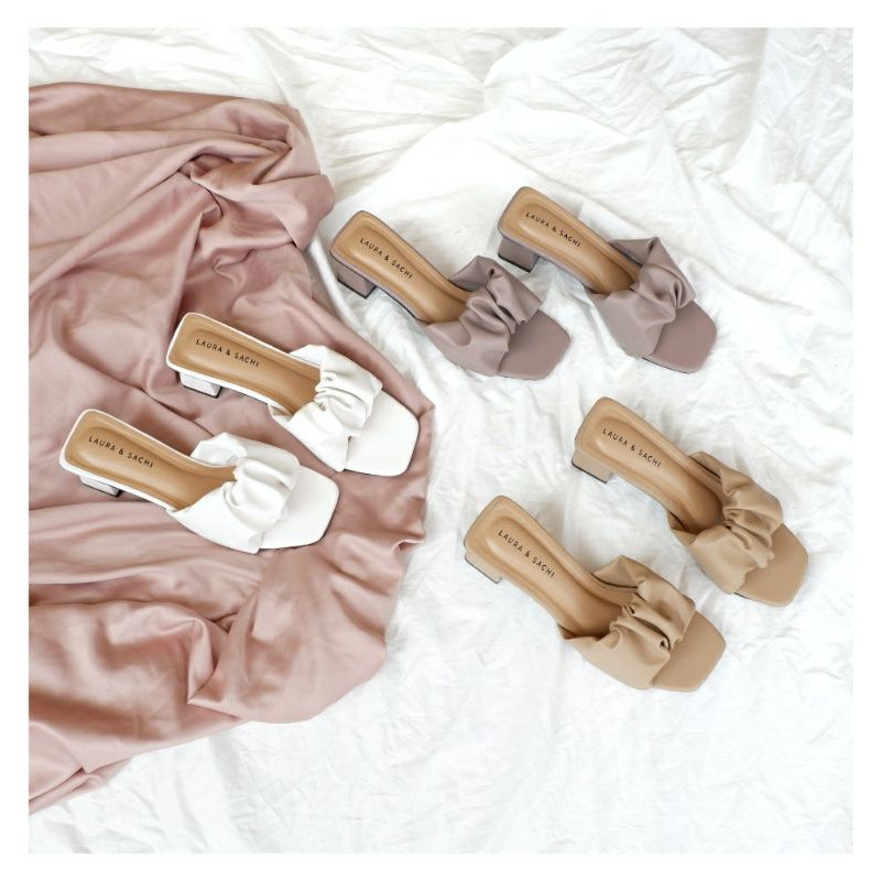 LAURA & SACHI SACHI101