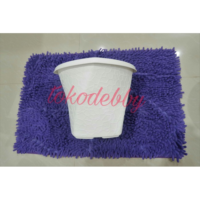 Dijual Pot Tanaman dan Bunga Plastik Putih Twister 20 cm Diskon