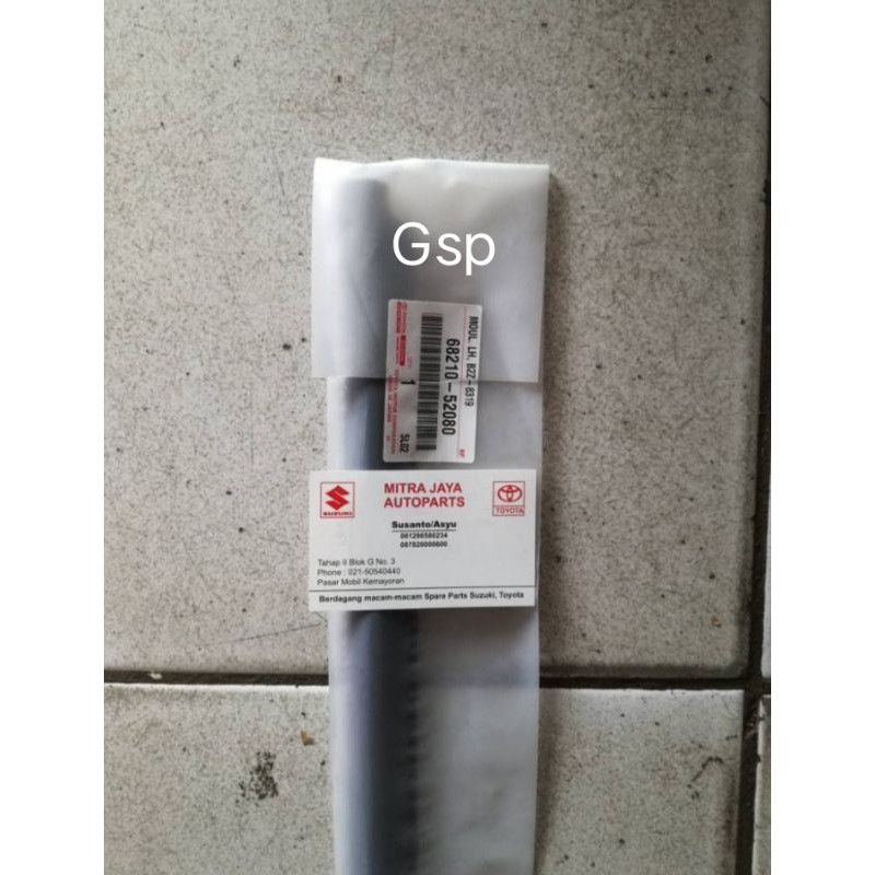 Karet Pelipit Kaca Toyota Ist Depan Kanan/Kiri