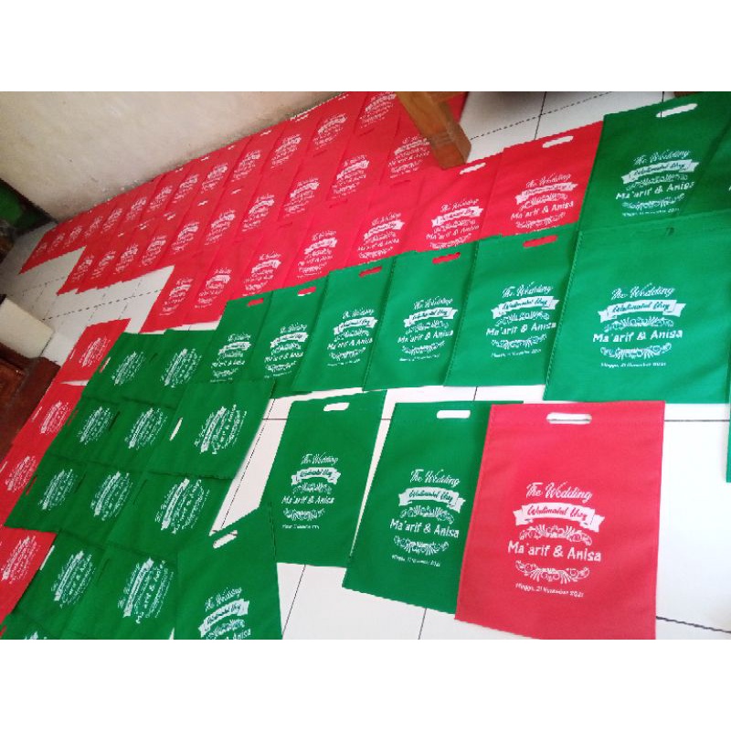 

Tas Souvenir | Tas oleh oleh | Tas Hajatan | Sudah Sablon