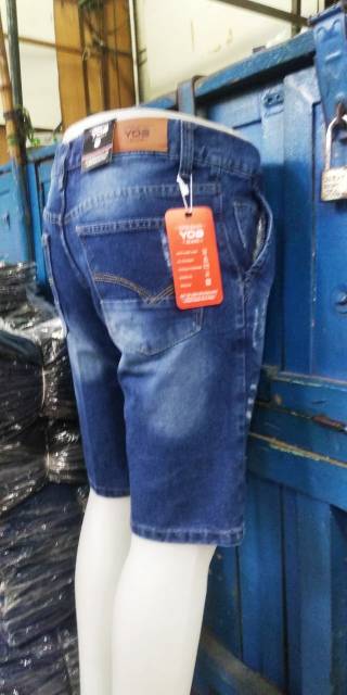 CELANA PENDEK JEANS PRIA MODEL SOBEK