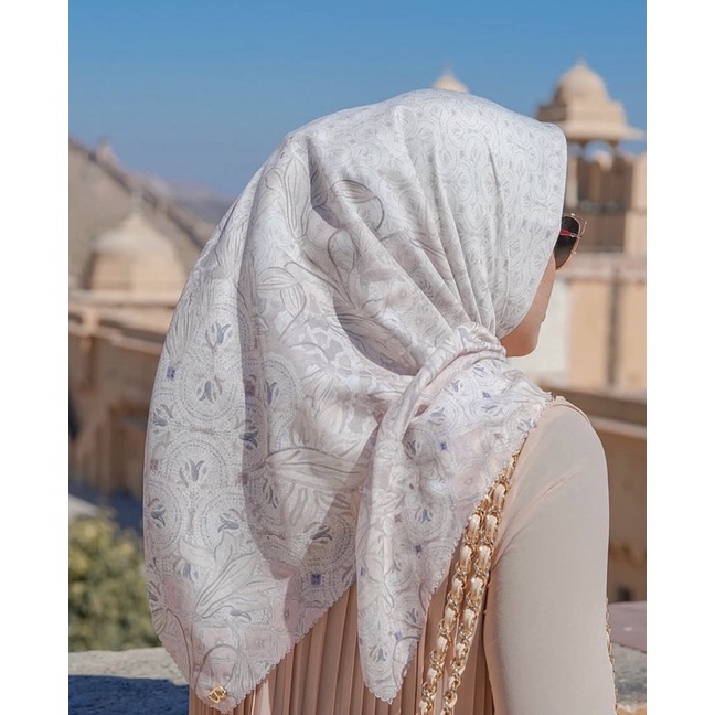 New Buttonscarves Maharani Safed