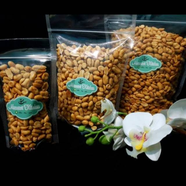 

Kacang Bawang Renyah 1000 gr