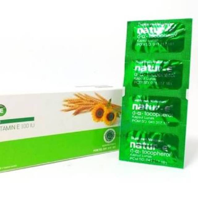 Natur E  Daily Nourishing hijau isi 16 Soft Kapsul (4 strip)