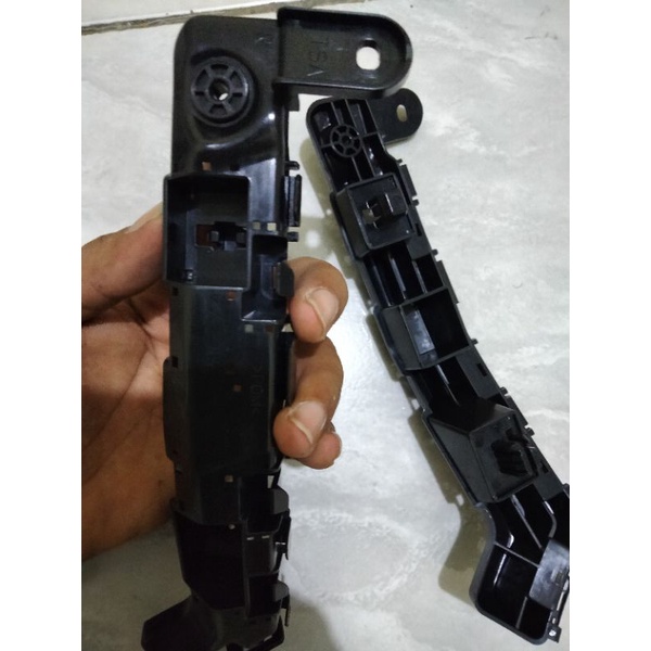 breket /bracket Bumper depan Honda Brv 2016-2020 original