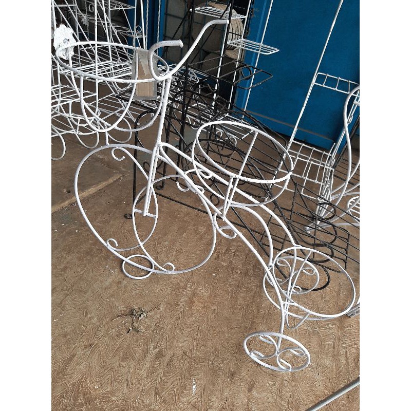 Rak Bunga Besi Sepeda