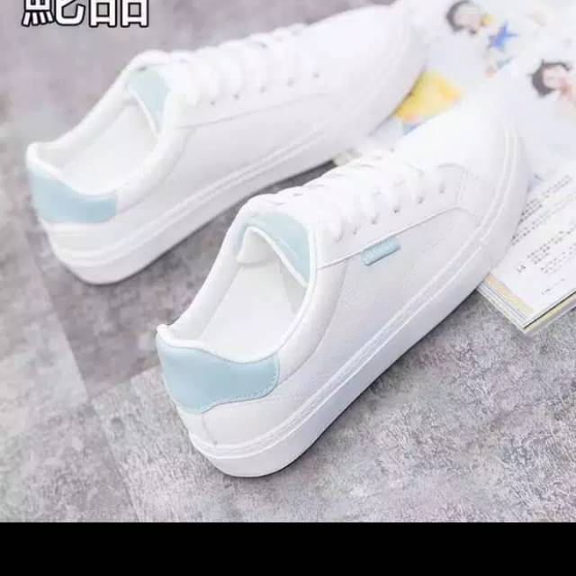 Sepatu kets cewek
