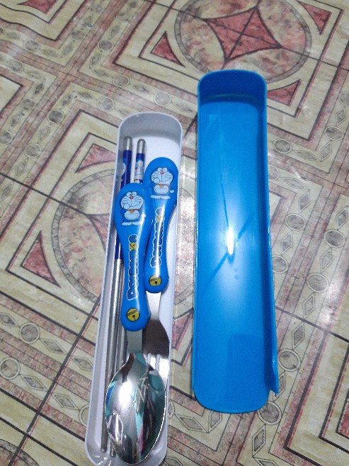 Set Sendok,  Garpu,  Sumpit Stainless Motif Doraemon