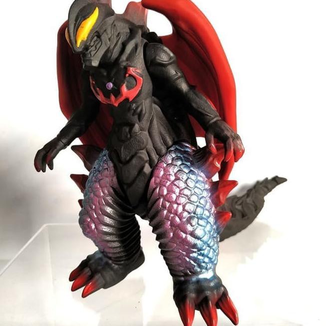 Action Figure Musuh Ultraman Belial Fusion Black .