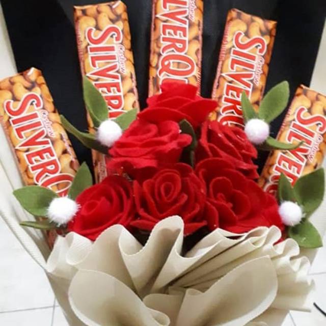 

Bucket coklat with cuties diamond