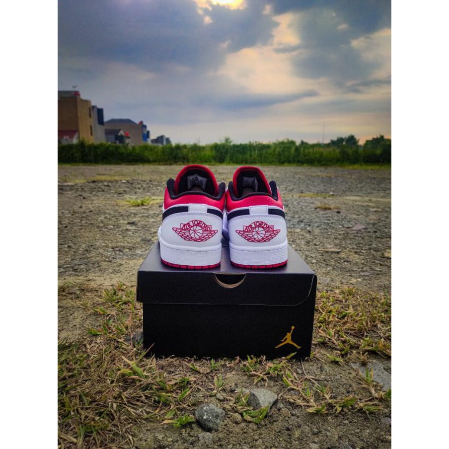 Air Jordan 1 Low White University Red Black - 42 Dianvood