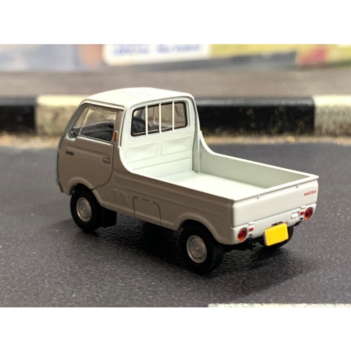 Tomica Limited Vintage LV-185b Mazda Porter Cab with Figure and Barrel