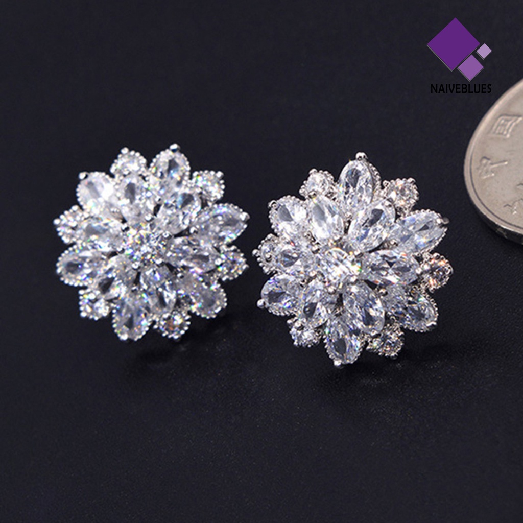 1 Pasang Anting Bentuk Bunga Aksen Berlian Imitasi Bahan Cubic Zirconia Untuk Wanita