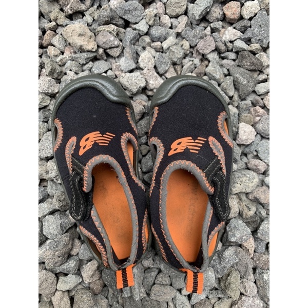 new balance sandal sepatu anak