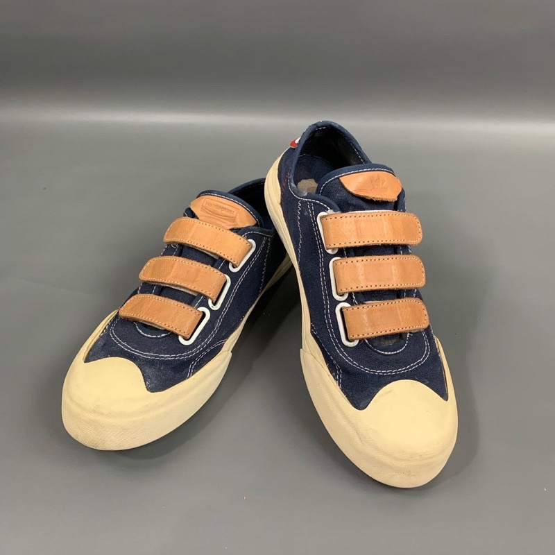 Sepatu preloved stradivarius dan sage x hansaplast