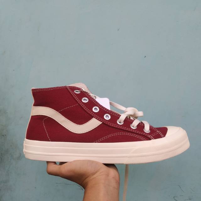 Ventela Public High Red Free kaos kaki