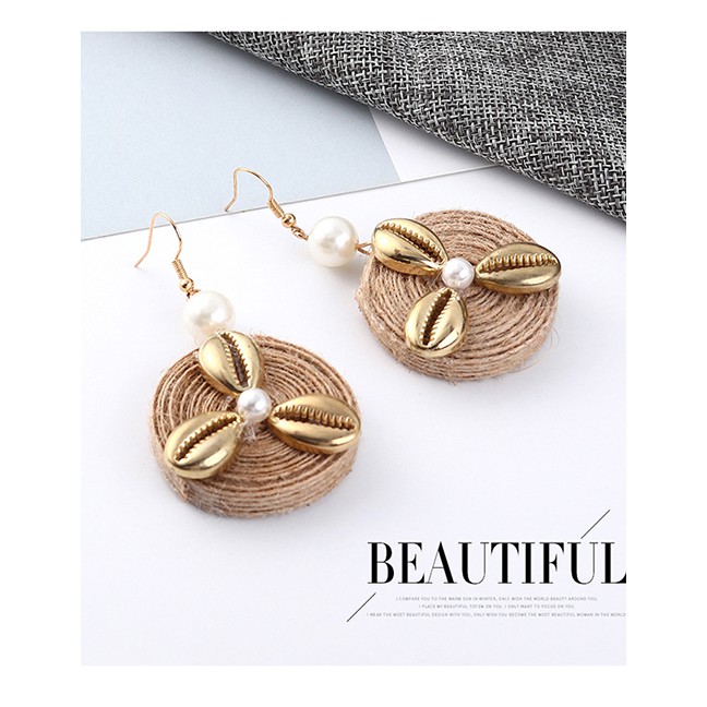 LRC Anting Gantung Fashion Gold Alloy Pearl Shell Windmill Earrings Y61854