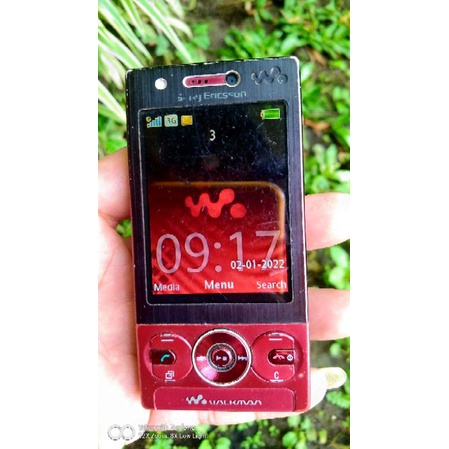 sony ericsson w705 bkn satio aino experia