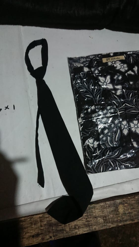 Dt Collection  - Kemeja Batik Cowok  Motif Kenongo Warna Abu Lengan Panjang