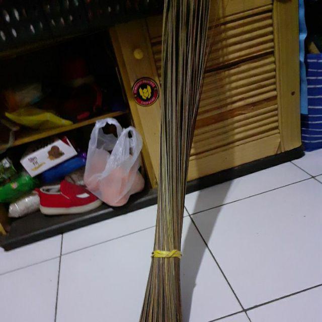 Sapu Lidi Tradisional