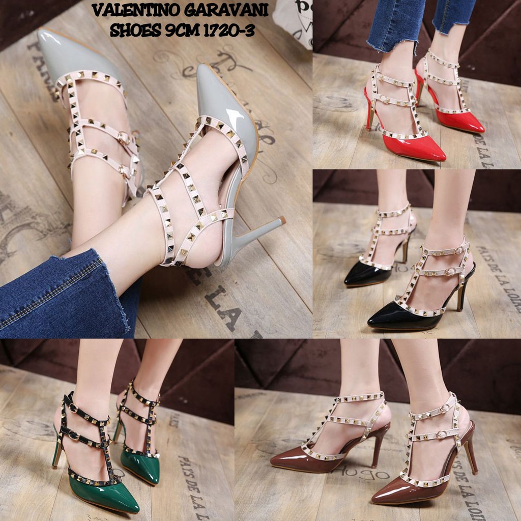 sepatu high heels valentino