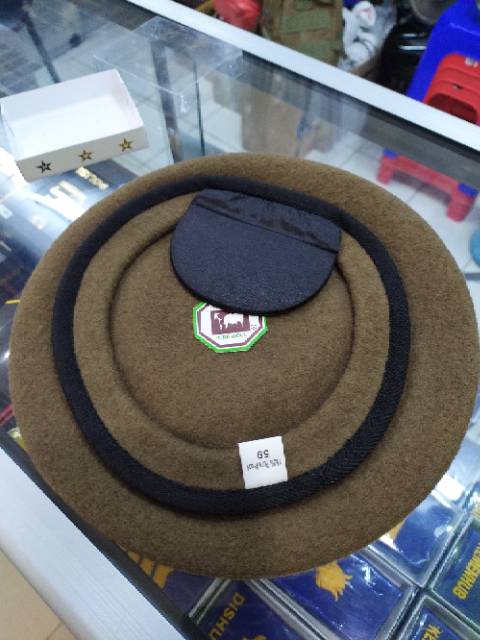 Baret kemhan plus emblem