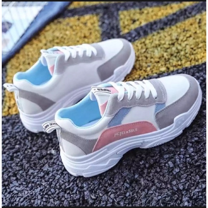 Sepatu Fashion Wanita Trendi / Sepatu Sneakers Fashion Wanita Terbaru