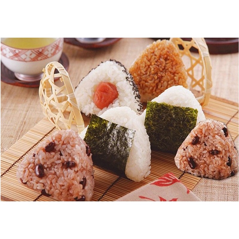 Cetakan Sushi / Onigiri / Bento Bentuk Segitiga Diy