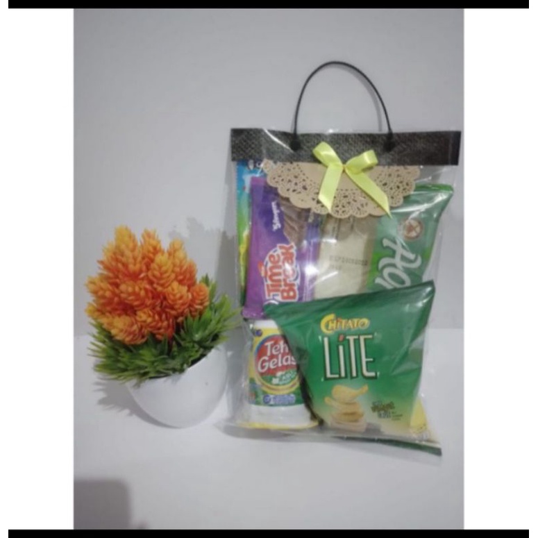 

Paket snack bingkisan ulang tahun model pita