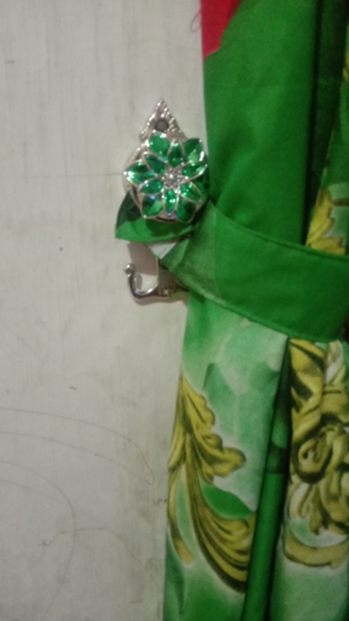 Hook Cantolan Tali Gorden Motip Bunga Tratai Dan Matahari