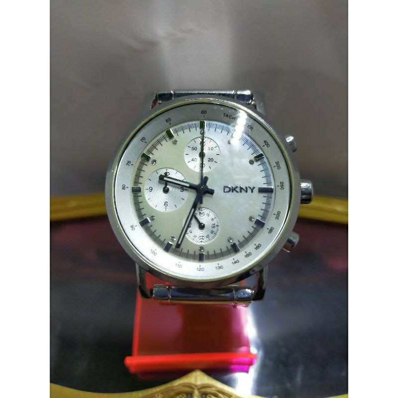 Preloved Jam tangan Wanita DKNY