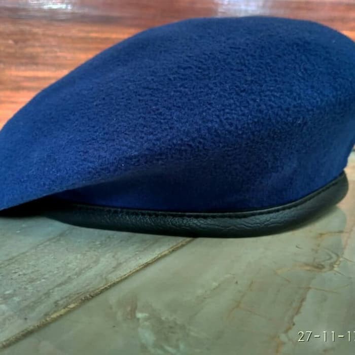 Baret Biru Dongker