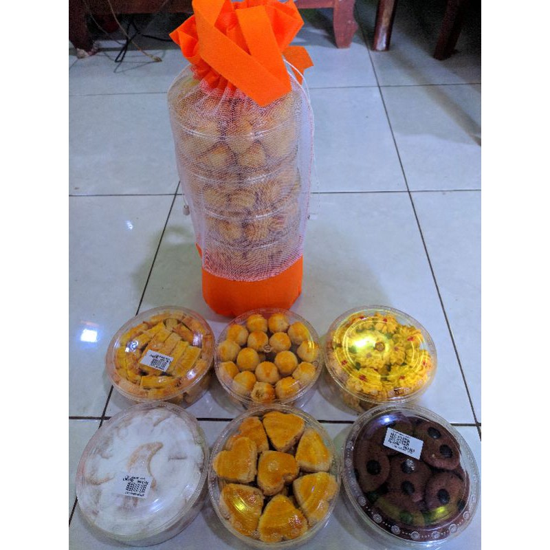 

PAKET KUE KERING LEBARAN MURAH ISI 6 TOPLES