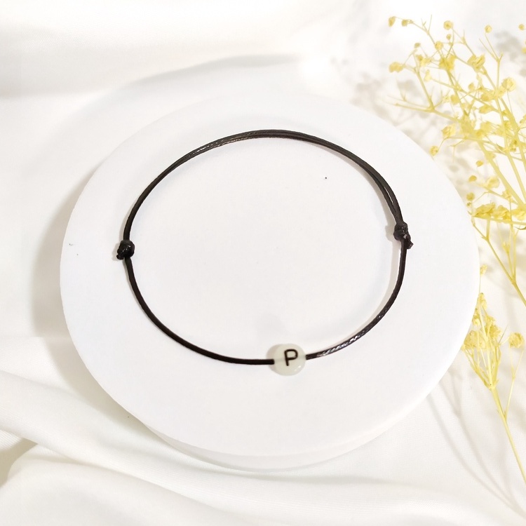 gelang glow in the dark inisial huruf bisa nyala wanita pria tali hitam korea waterproof-P