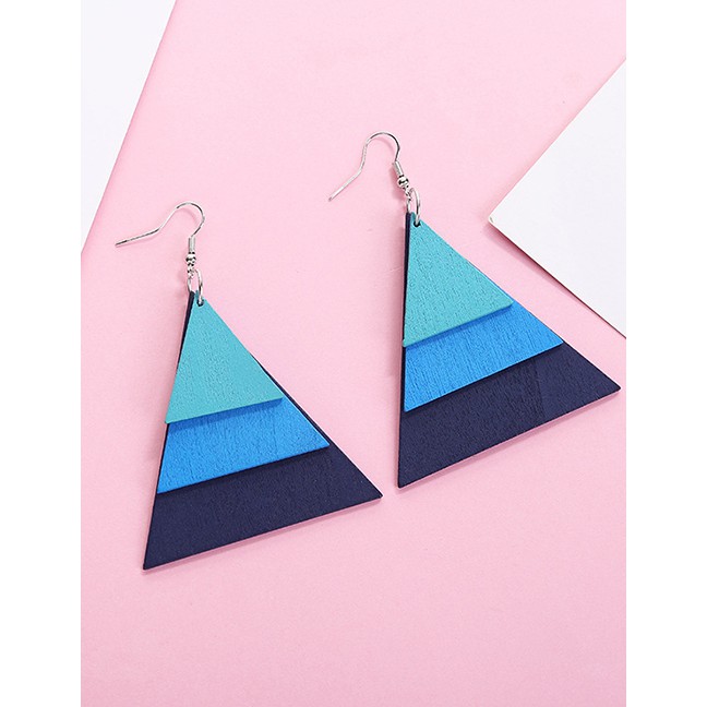 LRC Anting Gantung Fashion Triangle Shape Design F1129X