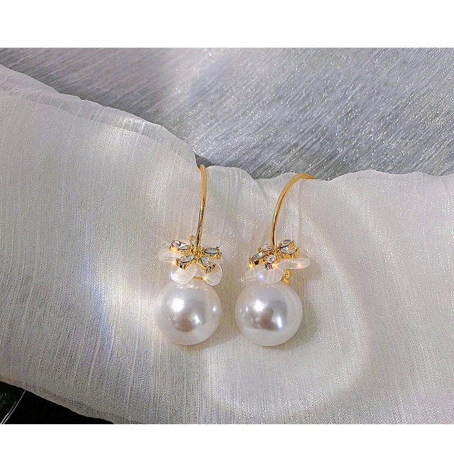 Anting Tusuk Motif Bunga Hias Mutiara Imitasi Bahan Sterling Silver 925 Ala Korea Untuk Wanita