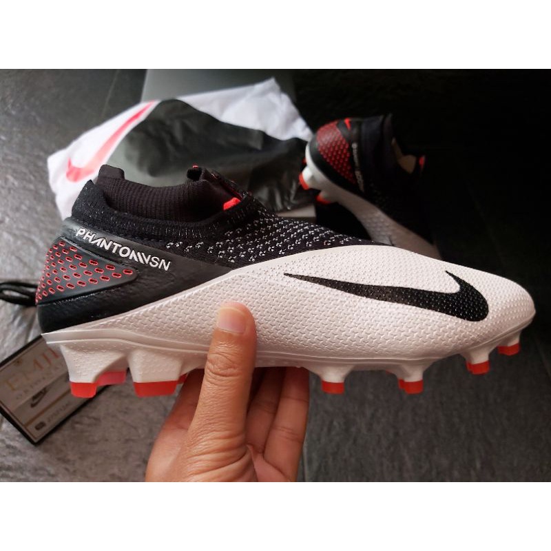 nike phantom vsn elite fg white