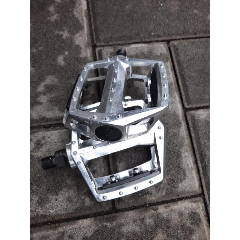 TERMURAH!!! Pedal Sepeda BMX As Kecil Full Alloy CHROME / Realpict