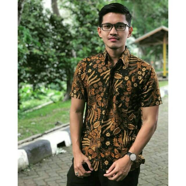 Hem Batik Sogan Manggar Atasan Kemeja Pria Batik Modern