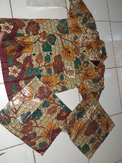 Benang Raja Hem Batik Anak Lengan Pendek Motif Daun Gugur