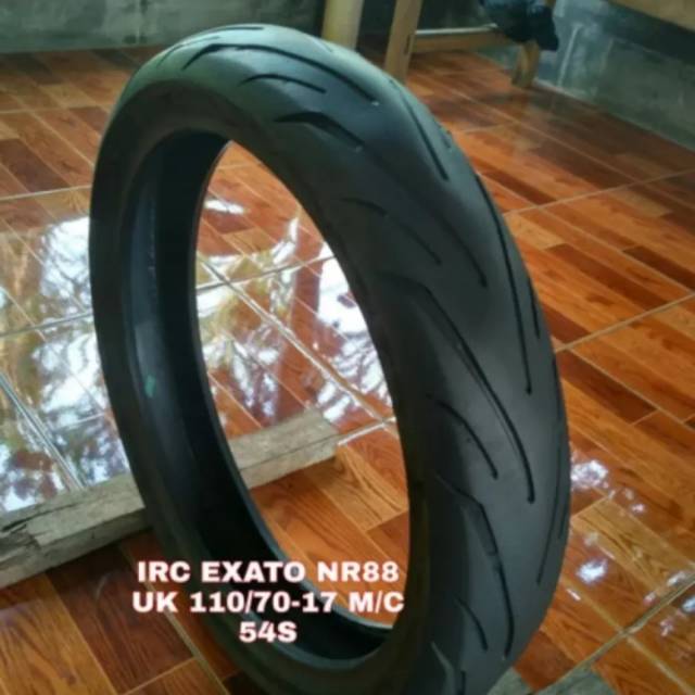 Ban tubles ban ninja 250R Vixion dll. Merek IRC EXATO UK 110/70-17  TUBLES