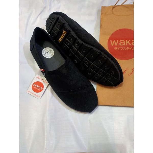 Sepatu WAKAI hitam slip on pria original