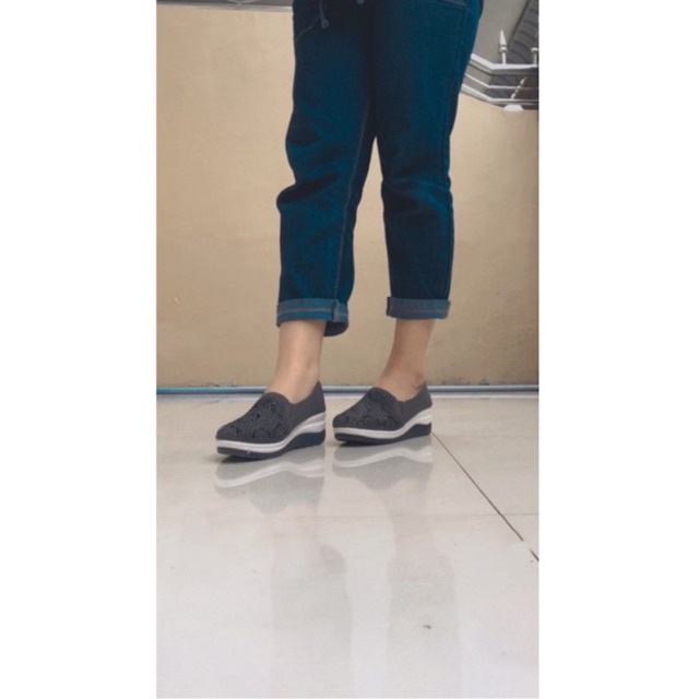 Sepatu Wedges Wanita (Elgan)